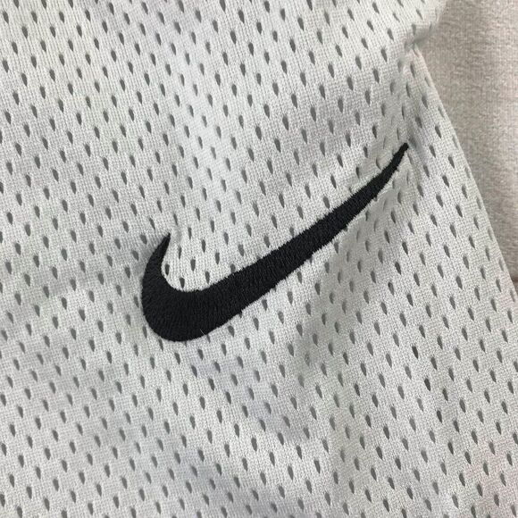 Nike Men Medium White Dry Classic Basketball Shorts - Picture 3 of 14